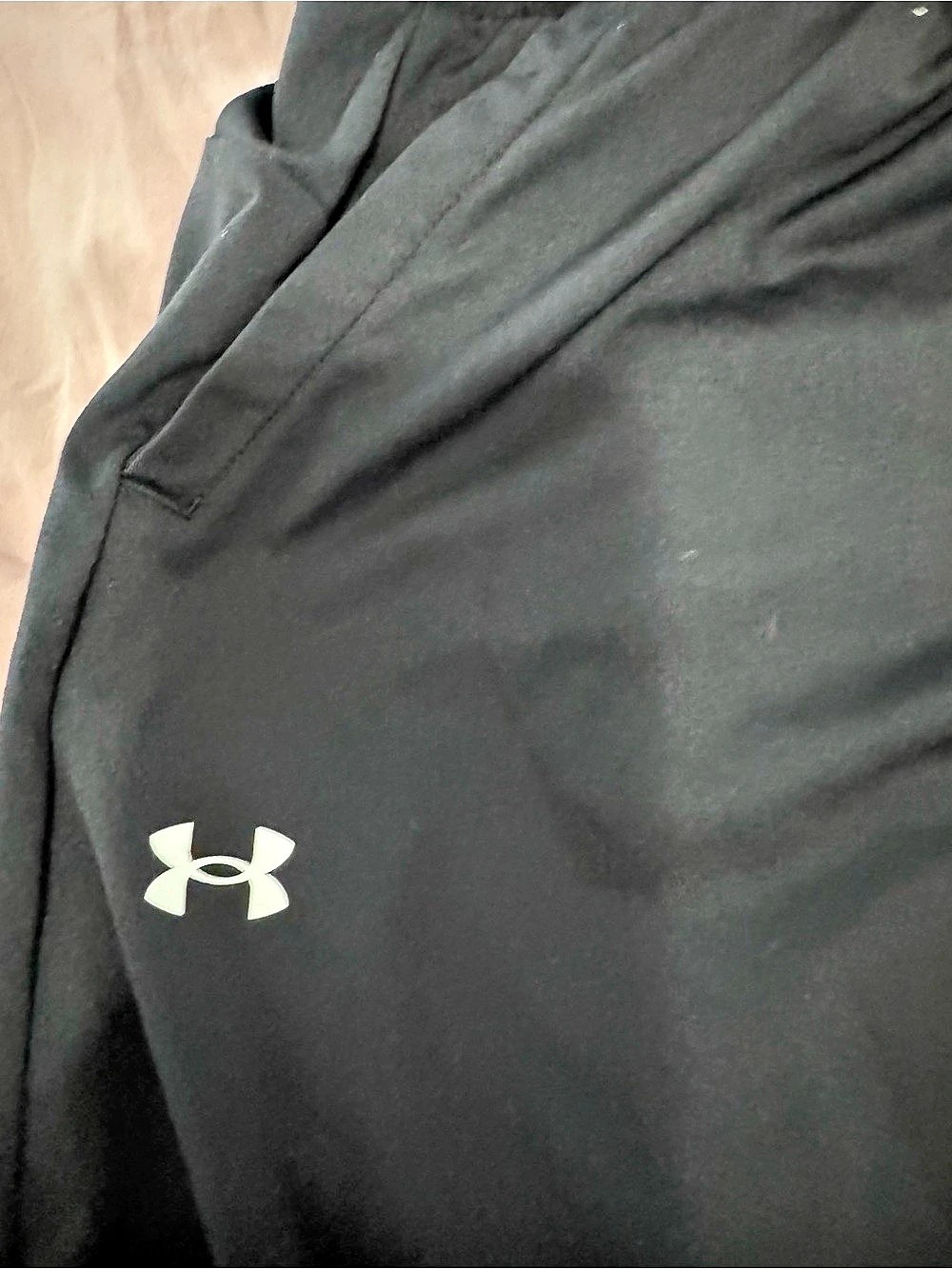 Under Armour Black Jogger Pants - Picture 4 of 4